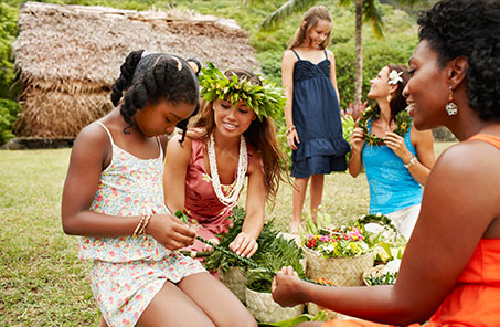 aulani-local-experts-crafting.jpg